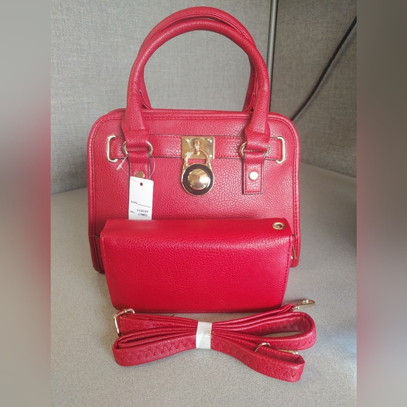 Red Handbag/Purse with Matching Double Zip Wallet and Shoulder Strap - Picture 2 of 5